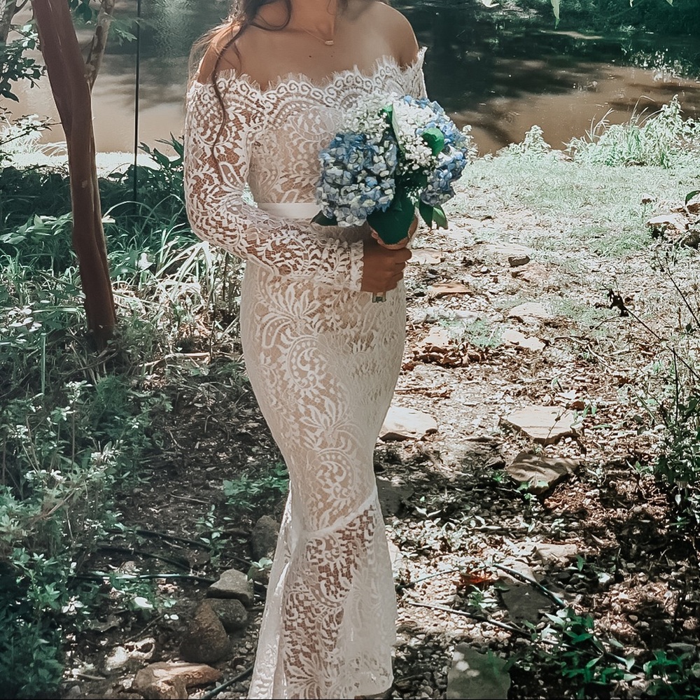 Vici white Lace trumpet dress